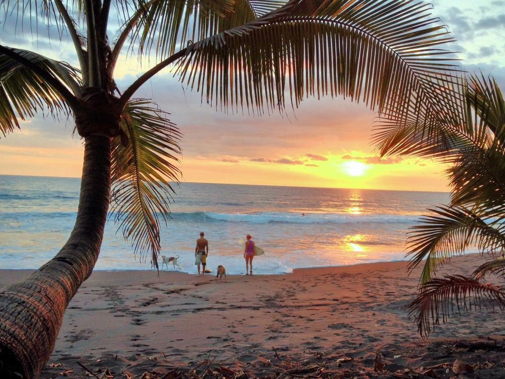 Hotel Beachfront Vista Hermosa Хако Экстерьер фото