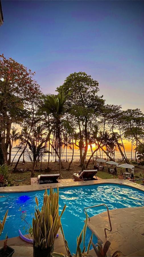 Hotel Beachfront Vista Hermosa Хако Экстерьер фото