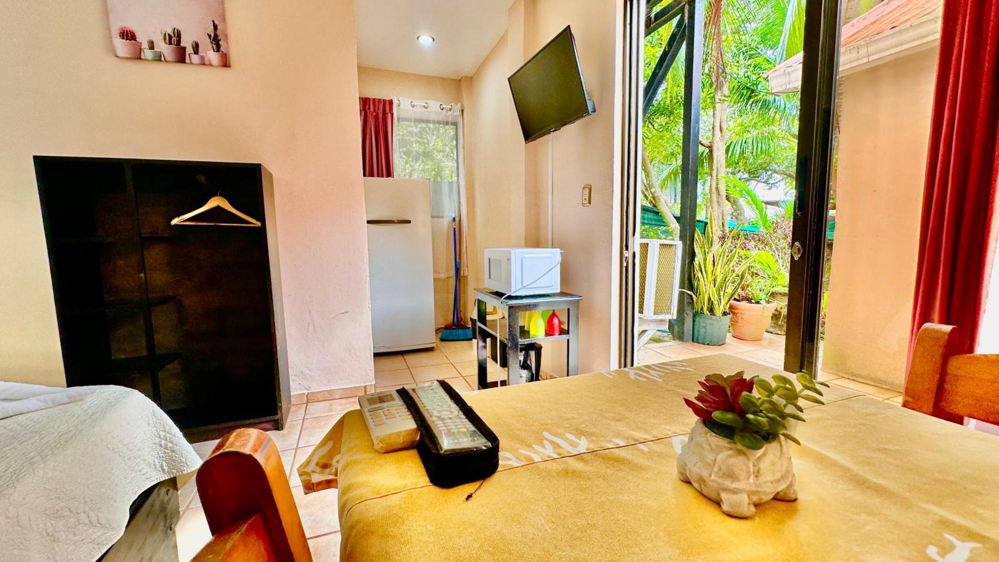 Hotel Beachfront Vista Hermosa Хако Экстерьер фото