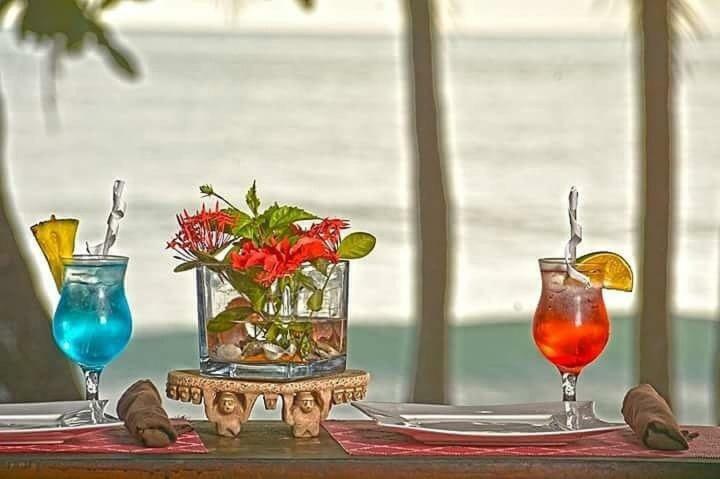 Hotel Beachfront Vista Hermosa Хако Экстерьер фото